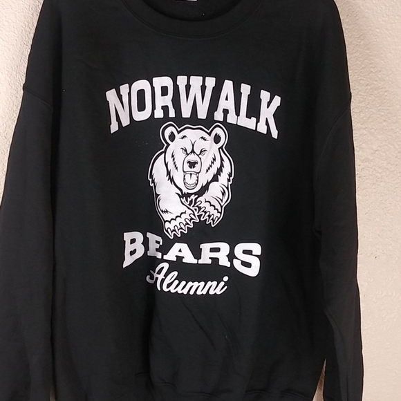 Norwalk Bears Alumni Sweater NWOT - Picture 4 of 4